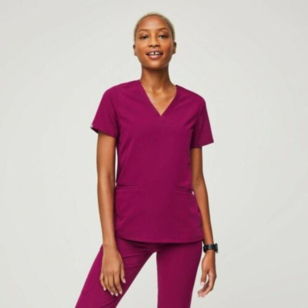 Women’s Figs Dark Magenta Casma Three Pocket Top, Size XS